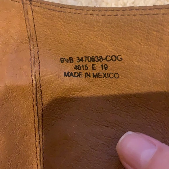 Frye molly button tall boot size 9 1/2 - Picture 9 of 9